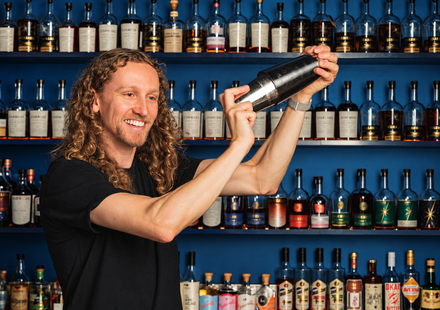 Shake, Stir & Starward: Cocktail Class